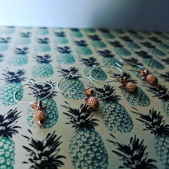 Pineapple Wine Charms - Picture 3 of 3